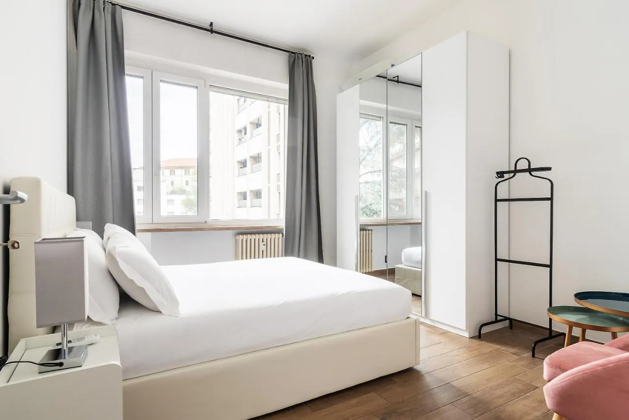 Easyhomes-Sabotino Milán Italia